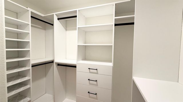 112 Esparza CT, Hutto, TX 78634