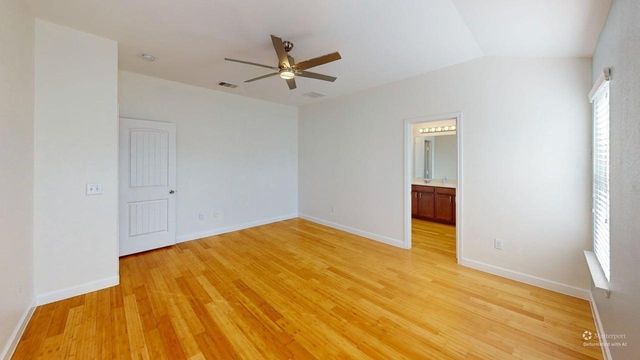 112 Esparza CT, Hutto, TX 78634