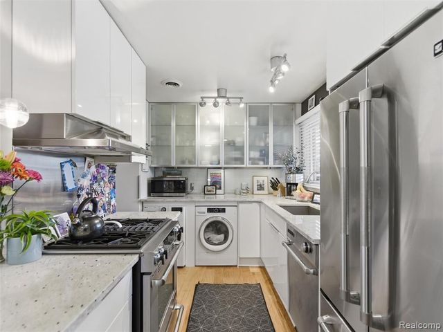 4154 Cooper Avenue, Royal Oak, MI 48073
