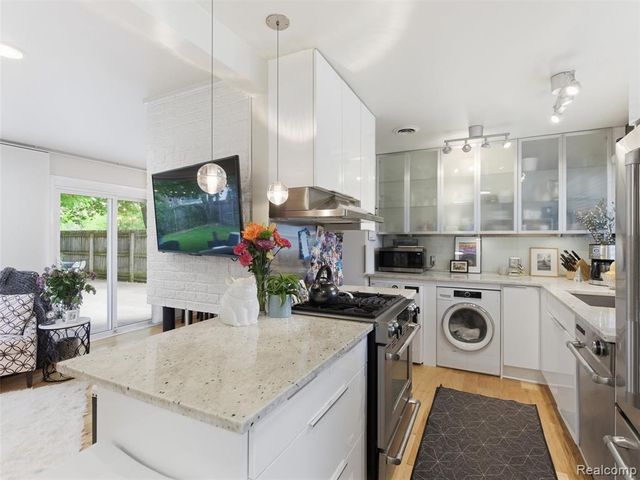 4154 Cooper Avenue, Royal Oak, MI 48073