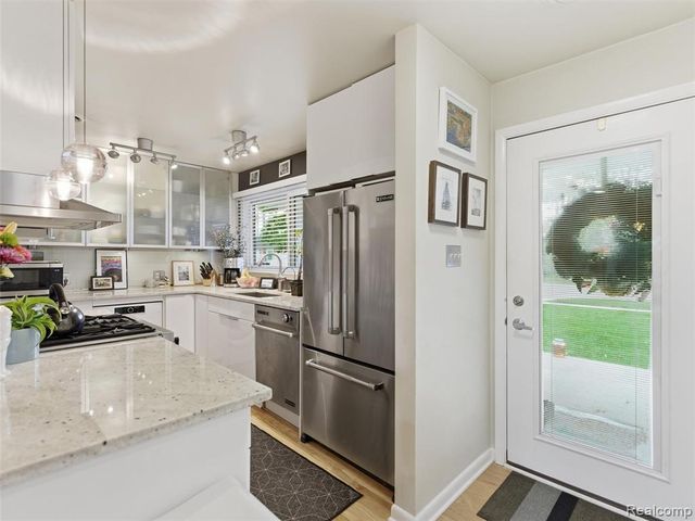 4154 Cooper Avenue, Royal Oak, MI 48073