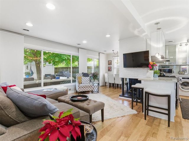 4154 Cooper Avenue, Royal Oak, MI 48073