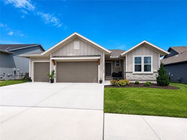17120 W 168th Place, Olathe, KS 66062