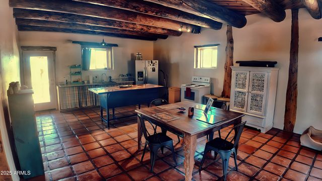 586 N TREATY HILL Trail, Saint David, AZ 85630