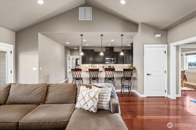 819 Autumn Crest Drive, Wenatchee, WA 98801