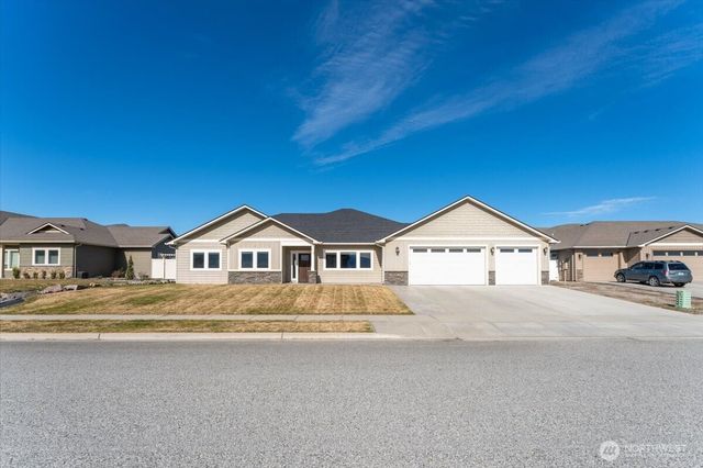 819 Autumn Crest Drive, Wenatchee, WA 98801