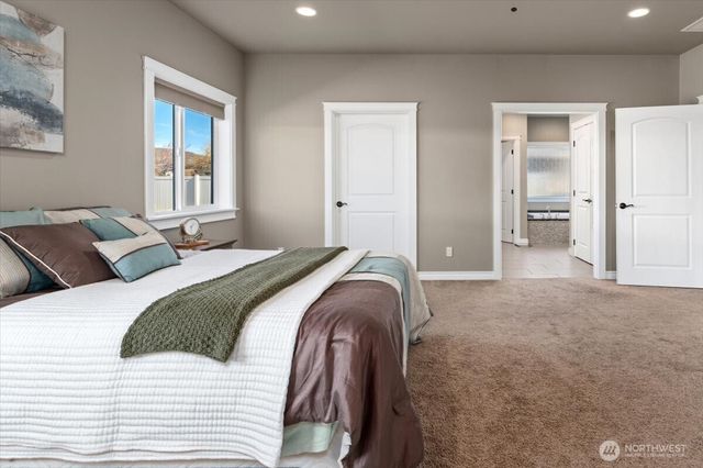 819 Autumn Crest Drive, Wenatchee, WA 98801