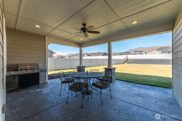 819 Autumn Crest Drive, Wenatchee, WA 98801