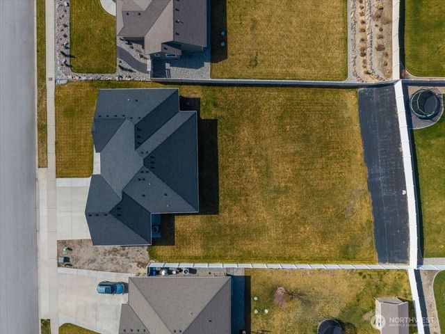 819 Autumn Crest Drive, Wenatchee, WA 98801