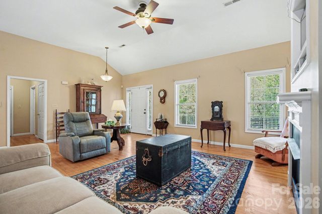 270 Spicewood Circle, Troutman, NC 28166