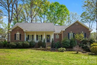 270 Spicewood Circle, Troutman, NC 28166