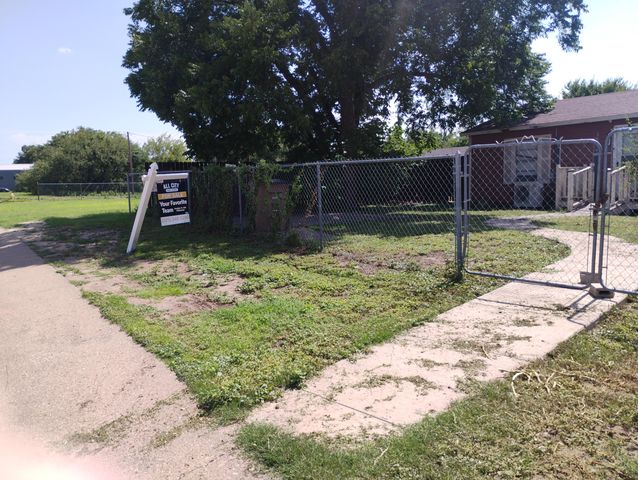 8 W W Avenue P, San Angelo, TX 76903
