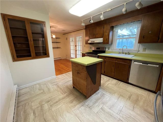 1320 Dalehurst Drive, Bethlehem City, PA 18018
