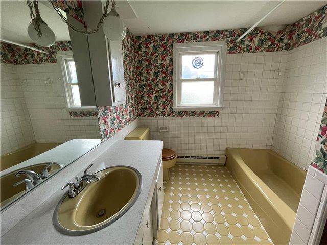 1320 Dalehurst Drive, Bethlehem City, PA 18018