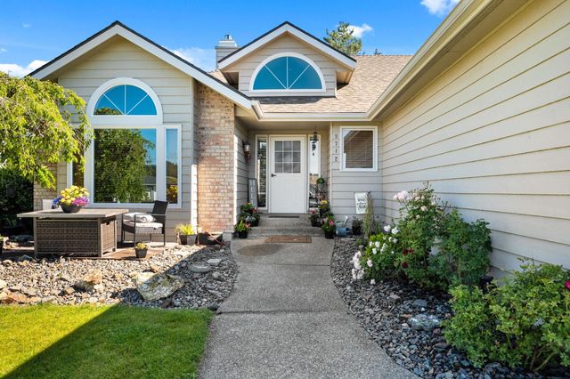 9712 W Masters Ln, Cheney, WA 99004
