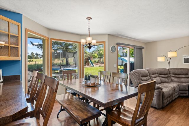 9712 W Masters Ln, Cheney, WA 99004