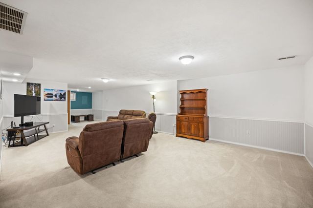 9712 W Masters Ln, Cheney, WA 99004