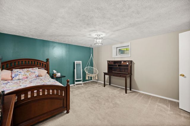 9712 W Masters Ln, Cheney, WA 99004
