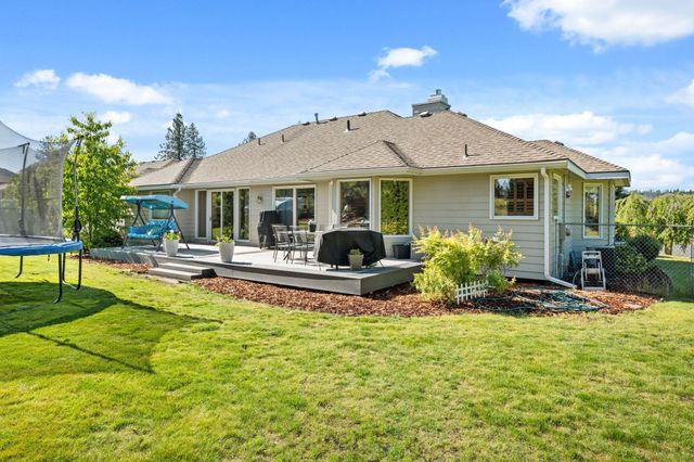 9712 W Masters Ln, Cheney, WA 99004
