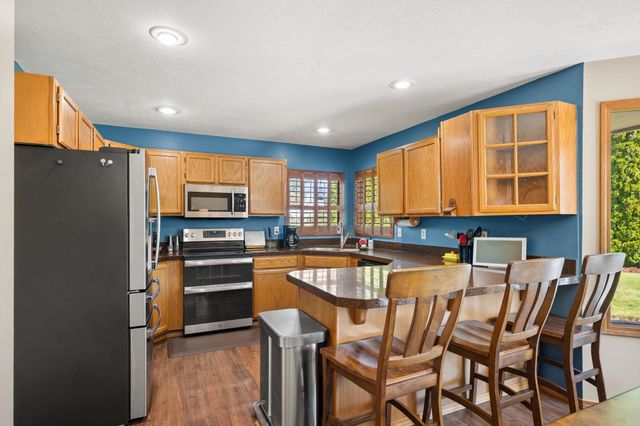9712 W Masters Ln, Cheney, WA 99004