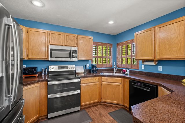 9712 W Masters Ln, Cheney, WA 99004
