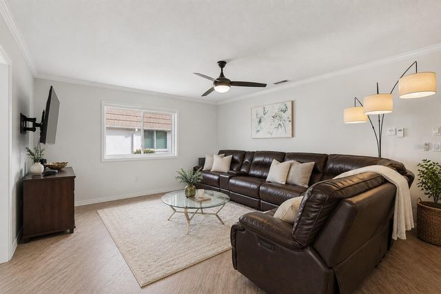2731 RIVERBLUFF WAY V76, Sarasota, FL 34231