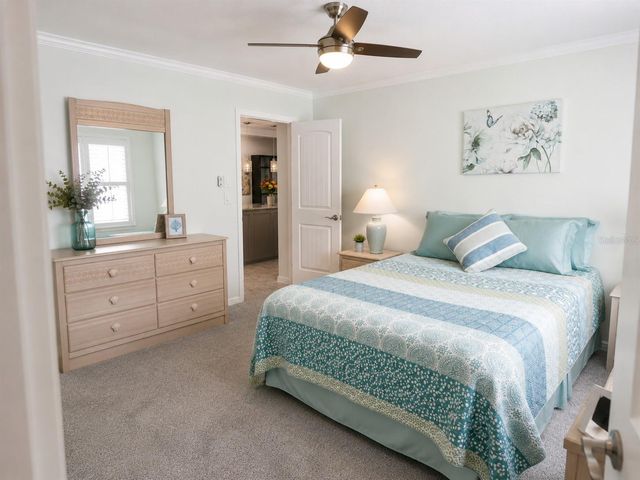 2731 RIVERBLUFF WAY V76, Sarasota, FL 34231