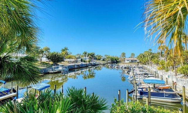 2731 RIVERBLUFF WAY V76, Sarasota, FL 34231