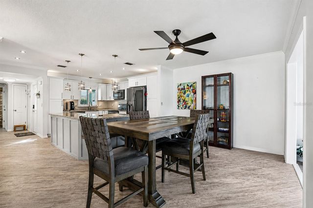 2731 RIVERBLUFF WAY V76, Sarasota, FL 34231