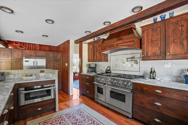 26 Neal Gate St, Scituate, MA 02066