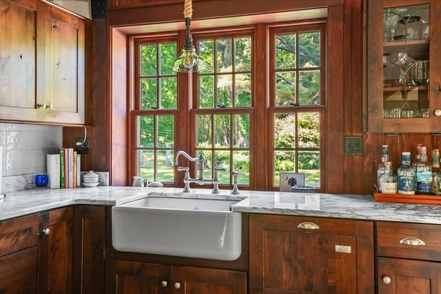 26 Neal Gate St, Scituate, MA 02066