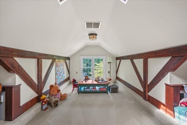 26 Neal Gate St, Scituate, MA 02066
