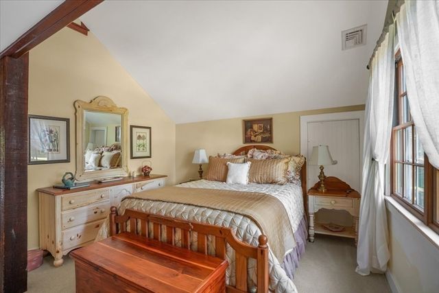 26 Neal Gate St, Scituate, MA 02066