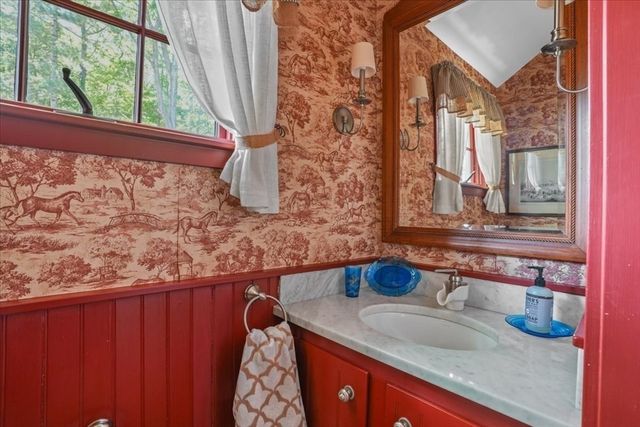 26 Neal Gate St, Scituate, MA 02066