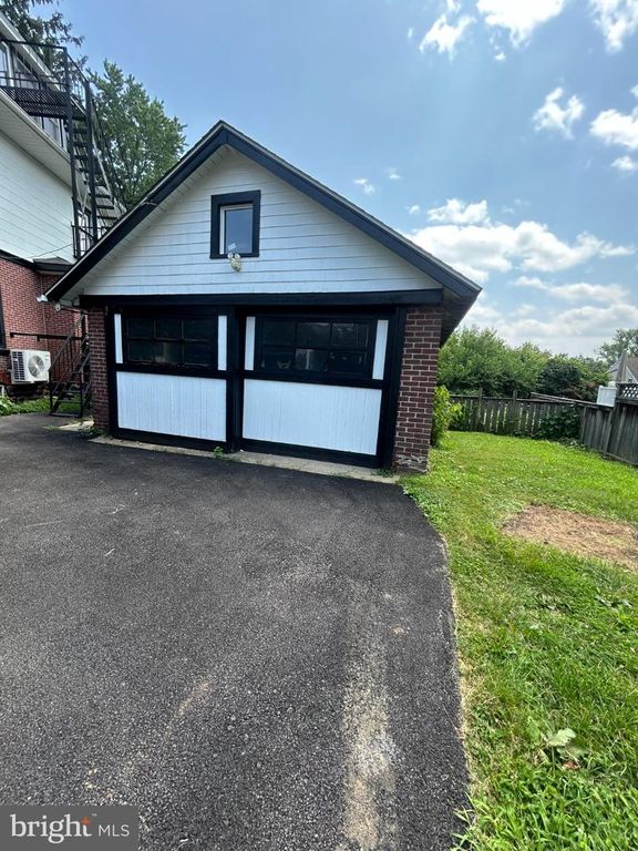 122 BURMONT RD, DREXEL HILL, PA 19026 — exterior
