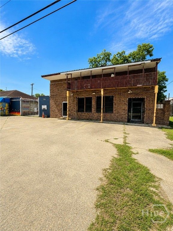 Image 1 of property listing at 2903 W Bay Street 1, Savannah, GA 31408