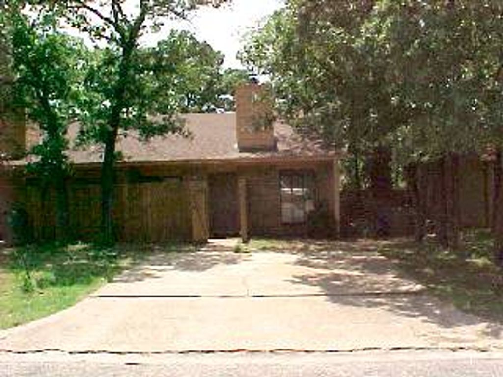 2834 Forest Bend, College Station, TX 77801