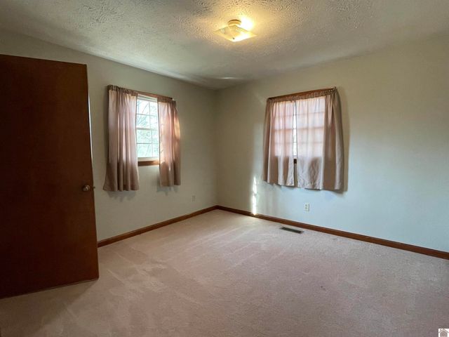 217 Briarfield Lane 11 and 33, Cadiz, KY 42211