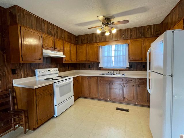 217 Briarfield Lane 11 and 33, Cadiz, KY 42211