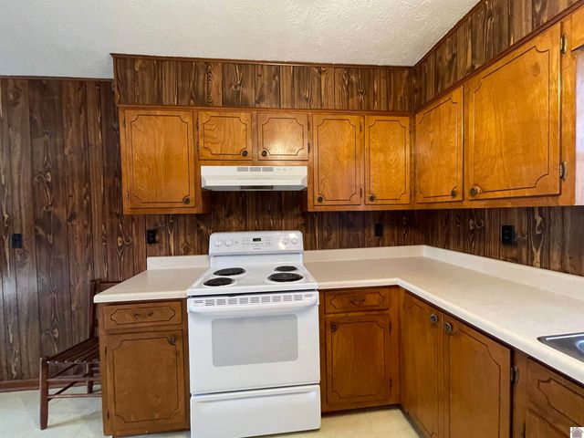 217 Briarfield Lane 11 and 33, Cadiz, KY 42211