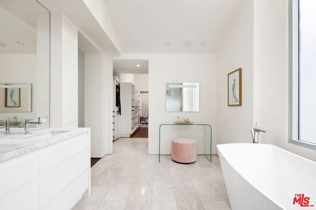 2654 Roscomare Road, Los Angeles, CA 90077