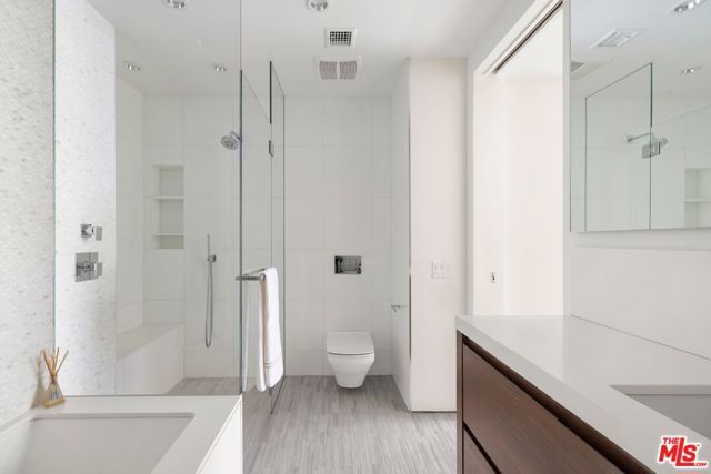 2654 Roscomare Road, Los Angeles, CA 90077