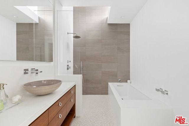 2654 Roscomare Road, Los Angeles, CA 90077