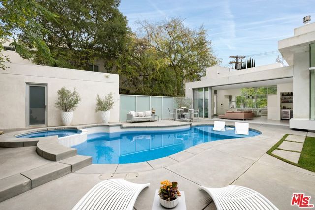 2654 Roscomare Road, Los Angeles, CA 90077