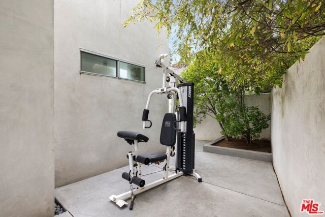 2654 Roscomare Road, Los Angeles, CA 90077