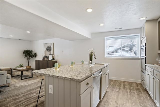 771 W MARE CIR, Kaysville, UT 84037