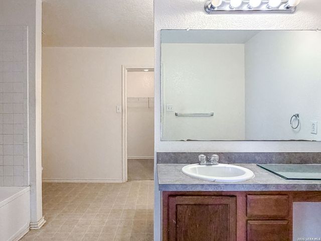 4906 Heather Pass, San Antonio, TX 78218