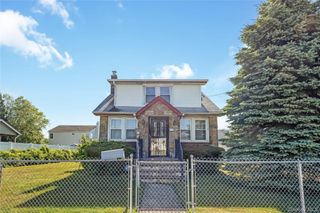 38 Buchanan Avenue, Amityville, NY 11701