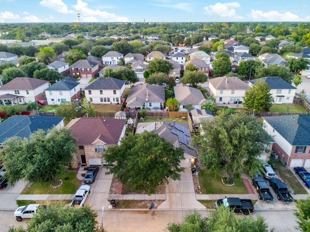5914 Stirring Winds Lane, Houston, TX 77086