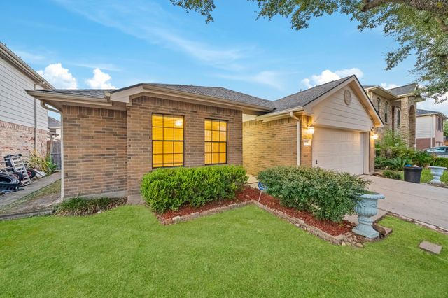 5914 Stirring Winds Lane, Houston, TX 77086